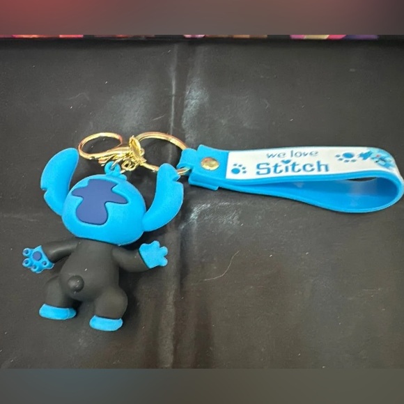 Disney Halloween stitch, skeleton, silicone, keychain - Picture 2 of 2